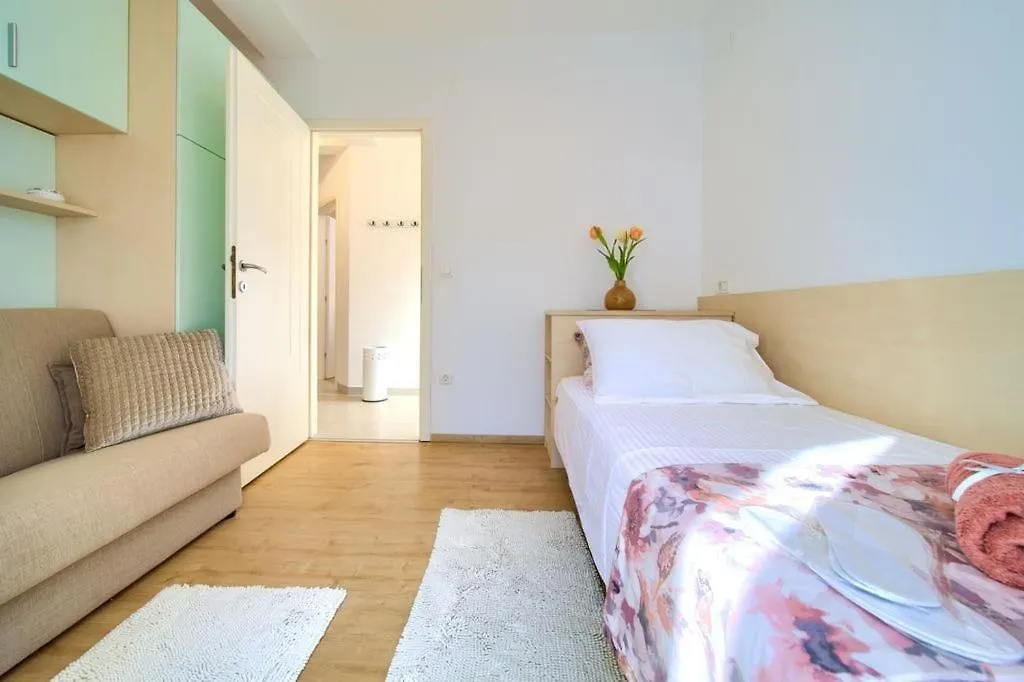 Apartments Skarpa 말린스카