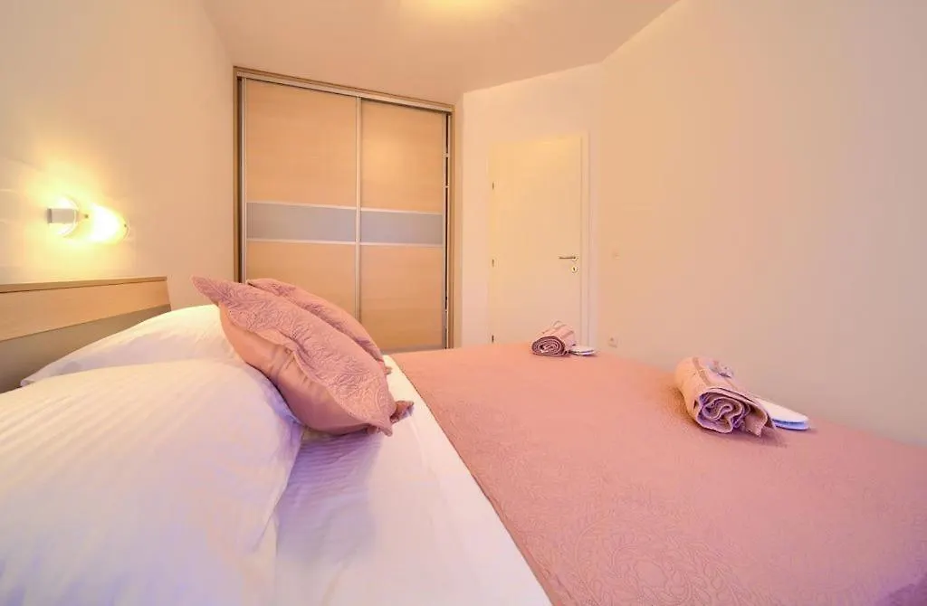 Apartments Skarpa 말린스카 게스트하우스