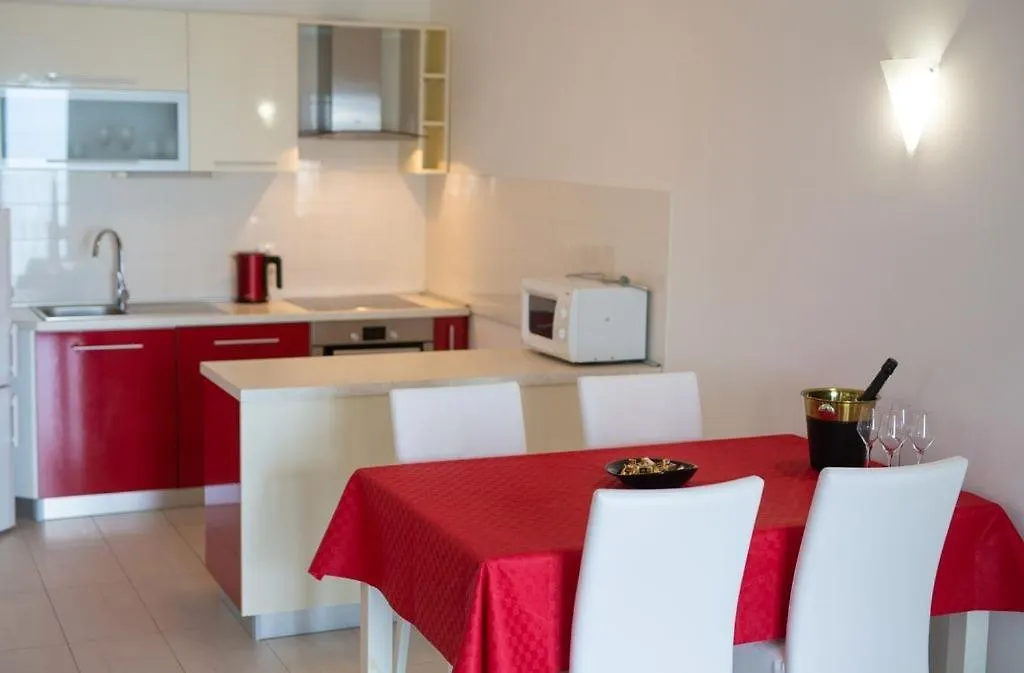 Apartments Skarpa 말린스카