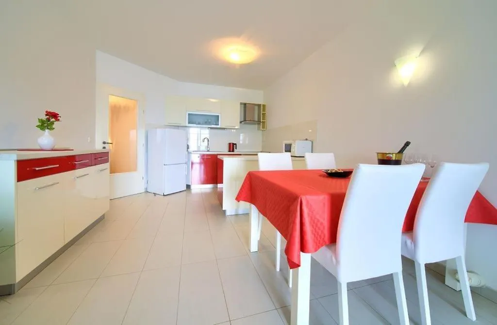 Apartments Skarpa 말린스카