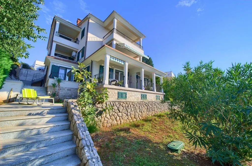 게스트하우스 Apartments Skarpa 말린스카