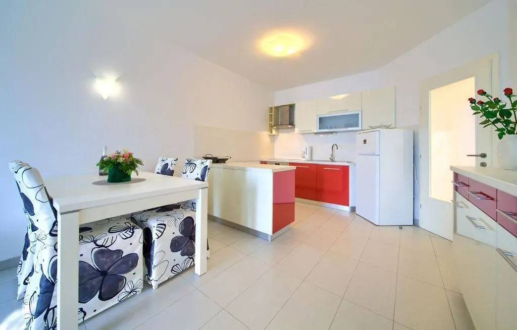 Guest house Apartments Skarpa Malinska
