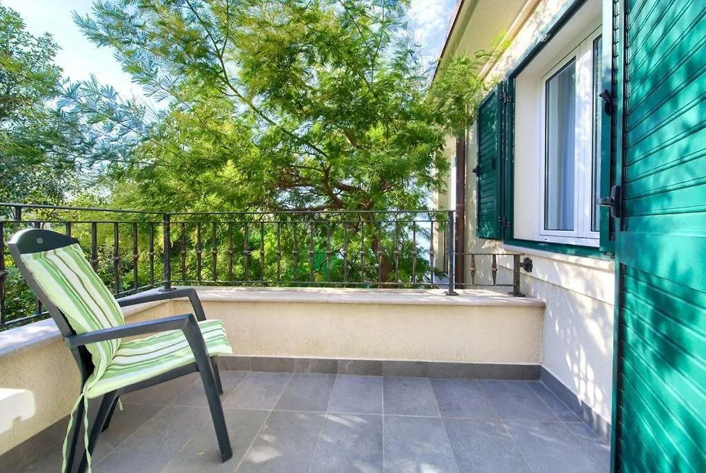 Guest house Apartments Skarpa Malinska Croatia