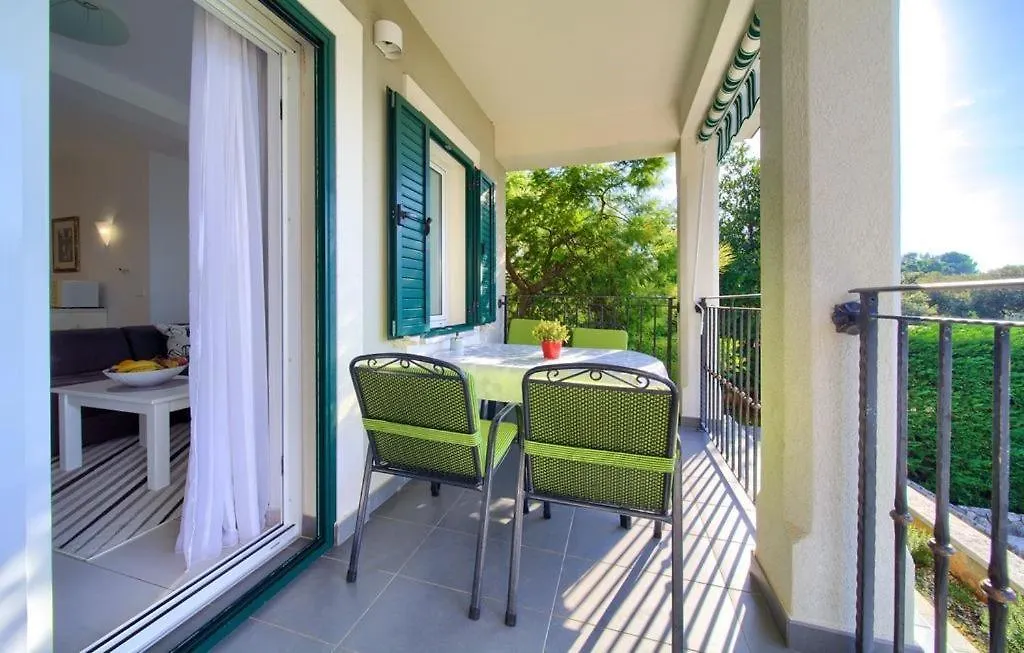 Guest house Apartments Skarpa Malinska