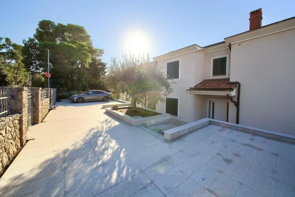 Guest house Apartments Skarpa Malinska