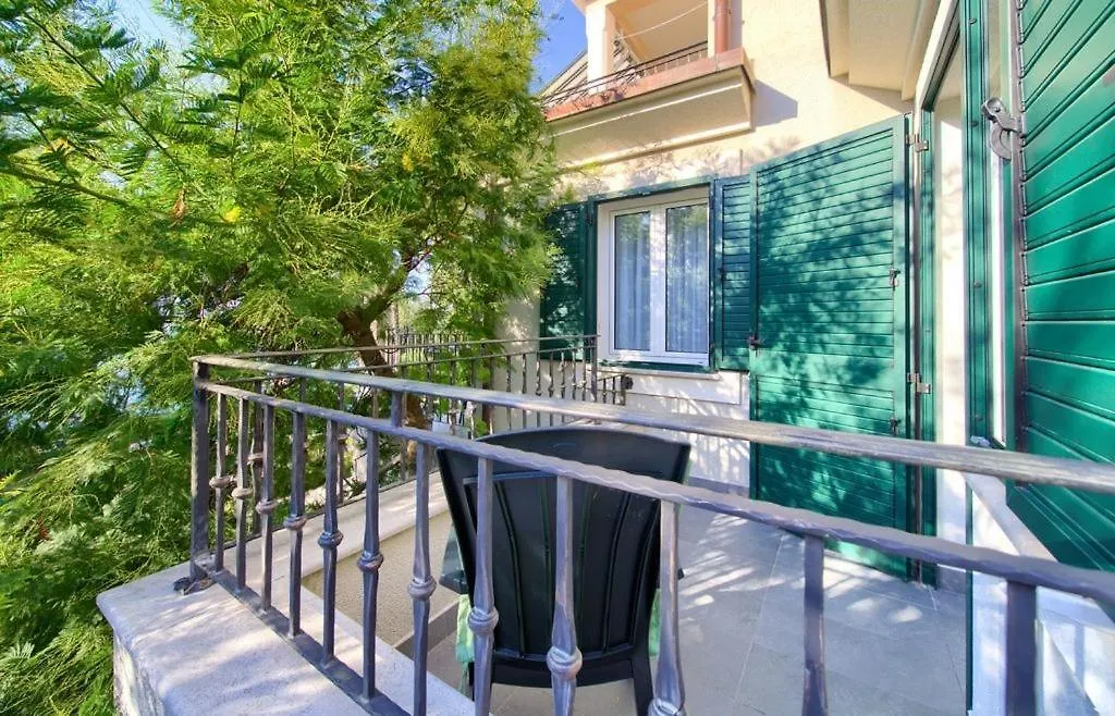 Apartments Skarpa Malinska Guest house