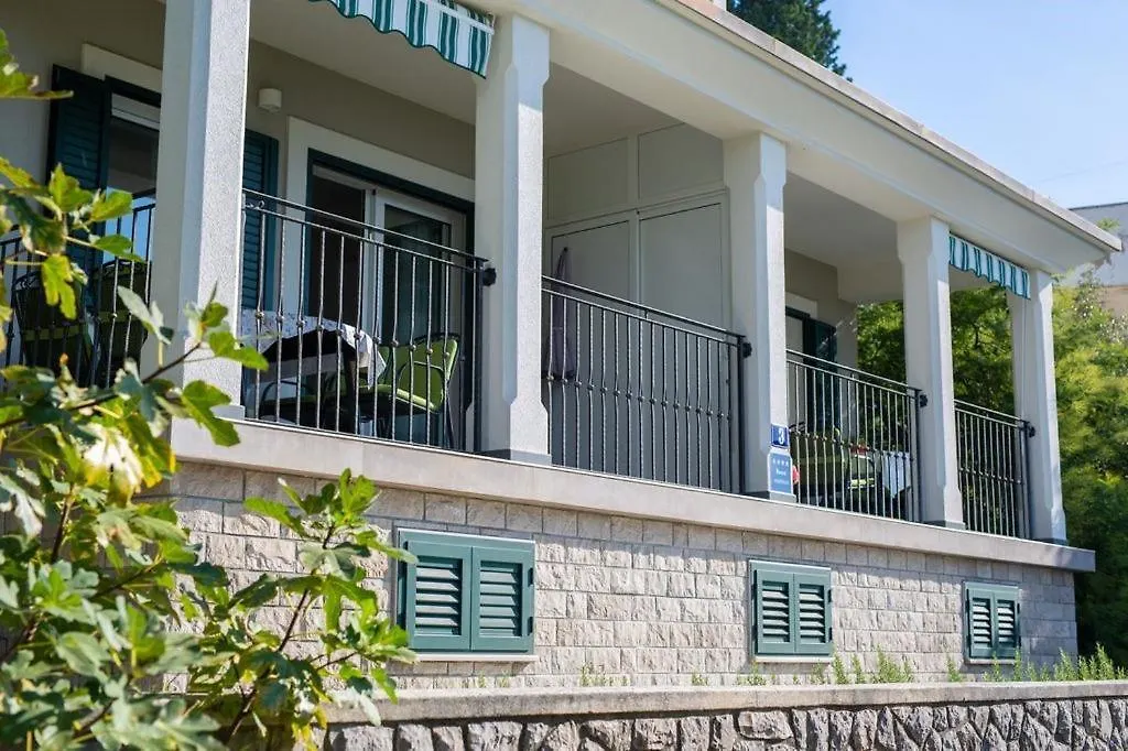 Guest house Apartments Skarpa Malinska