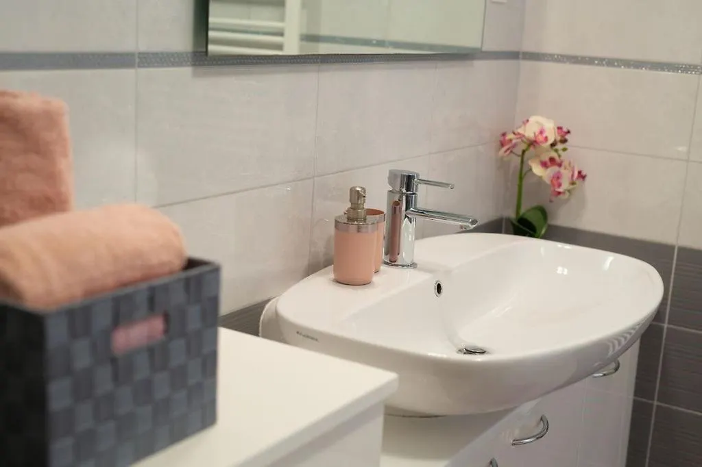 Apartments Skarpa Malinska Guest house