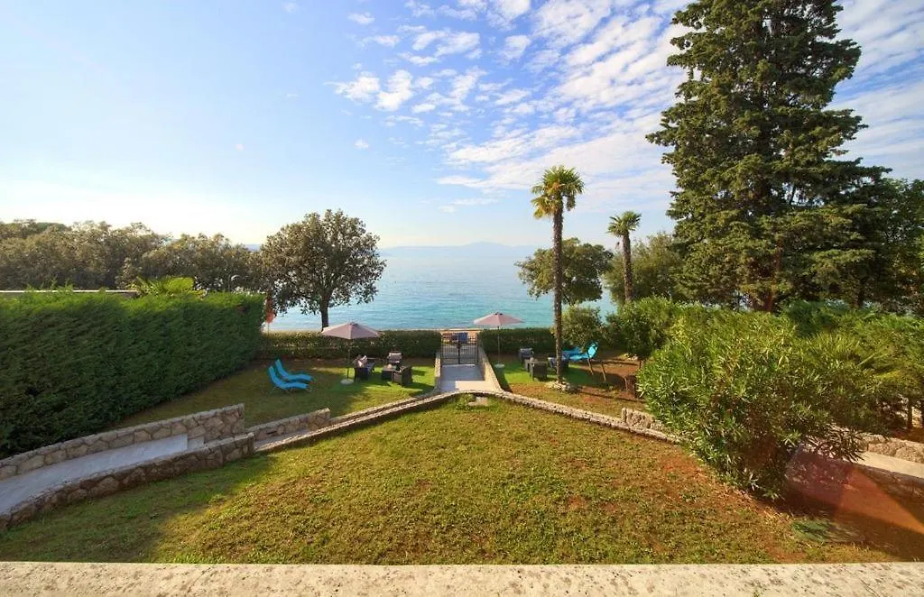 Guest house Apartments Skarpa Malinska