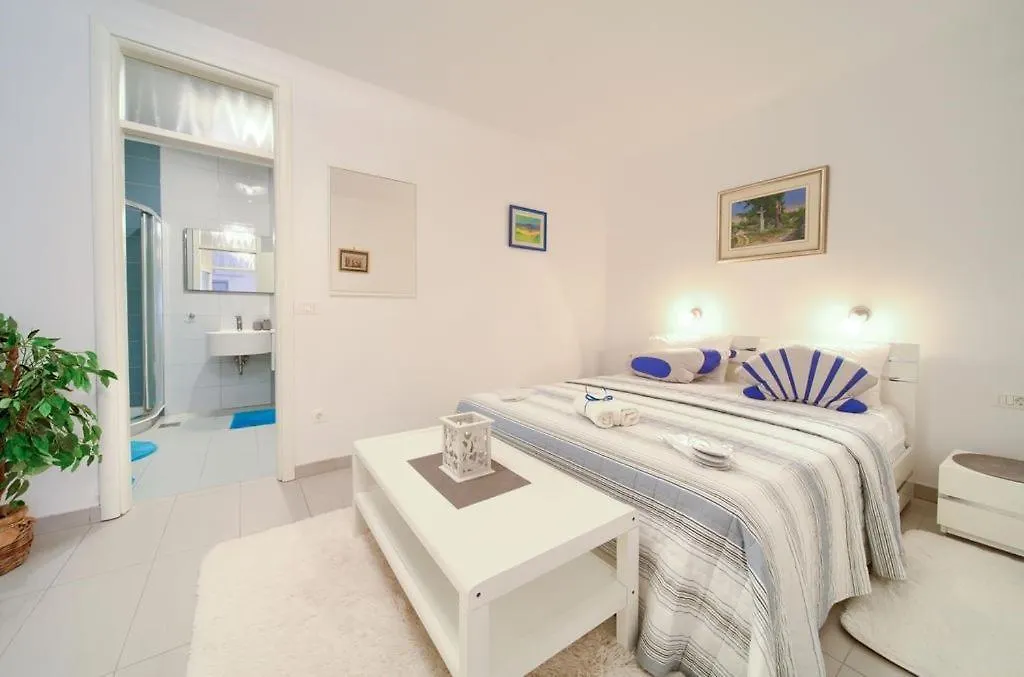 Guest house Apartments Skarpa Malinska Croatia