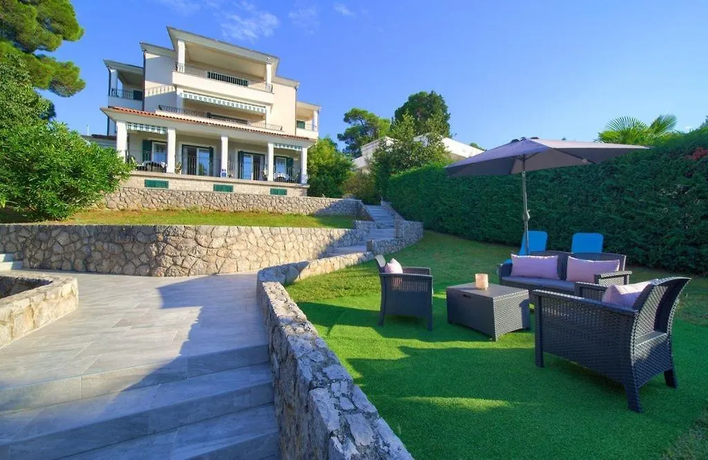 Apartments Skarpa Malinska Guest house